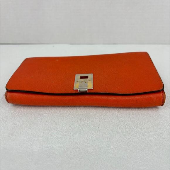 Michael Kors Bancroft Pebbled Calf Leather Wallet Orange Gold Tone Lock - Picture 14 of 16